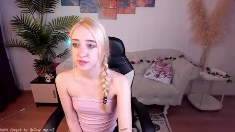 Anora online show from 10/15/25, 08:14