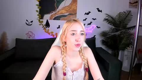 Anora online show from 11/04/25, 07:18