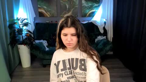 Anora online show from 11/08/25, 01:44