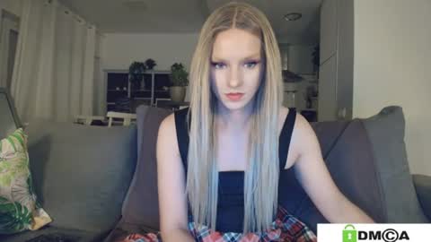 Snapshot of anorsel chatting on 06/19/26, 10:08 Sexy Ladybug online show from 06/19/26, 10:08