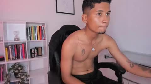 Snapshot of anozly chatting on 03/15/26, 04:51 anozly online show from 03/15/26, 04:51