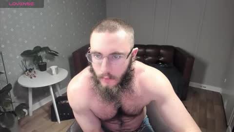 Ant online show from 12/01/25, 04:23