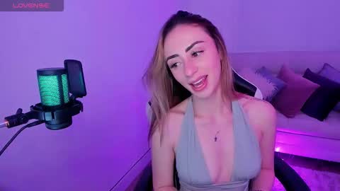 Snapshot of anthonelaa777 chatting on 10/24/25, 11:45 Anthonela online show from 10/24/25, 11:45