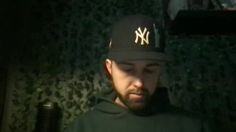 Snapshot of anthonym3 chatting on 11/29/25, 02:20 Ant online show from 11/29/25, 02:20