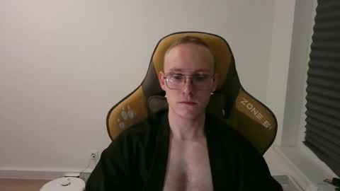 Snapshot of anthonythorn chatting on 10/19/25, 09:48 anthonythorn online show from 10/19/25, 09:48