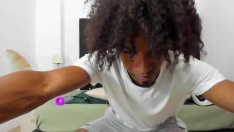 Snapshot of anthoy_wayans chatting on 03/01/25, 12:39 online show from 03/01/25, 12:39