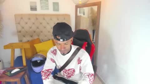 Snapshot of anthoy_wayans chatting on 03/08/26, 11:19 online show from 03/08/26, 11:19