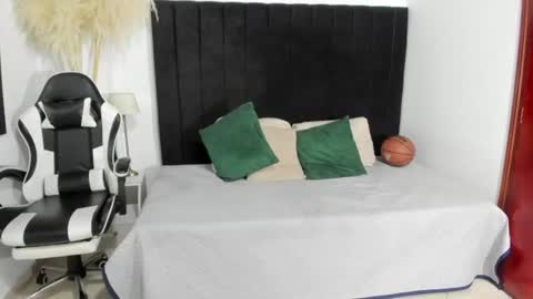       online show from 07/12/26, 10:23