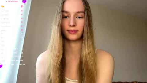 Snapshot of antionettepulgarin chatting on 05/16/26, 03:11 Viktoria online show from 05/16/26, 03:11