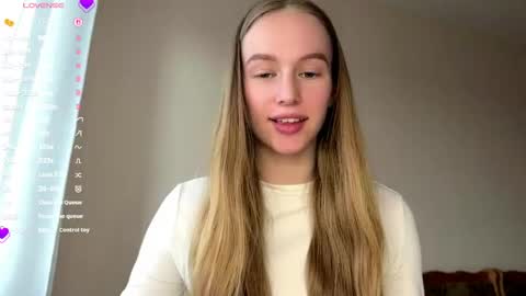 Snapshot of antionettepulgarin chatting on 05/20/26, 03:07 Viktoria online show from 05/20/26, 03:07