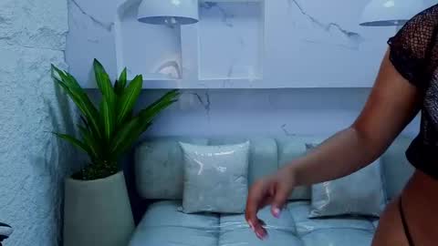 Antonela online show from 09/30/25, 01:05