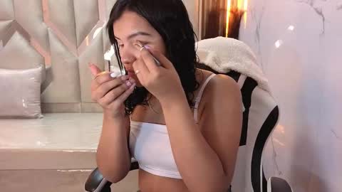 Antonela online show from 12/18/25, 12:55