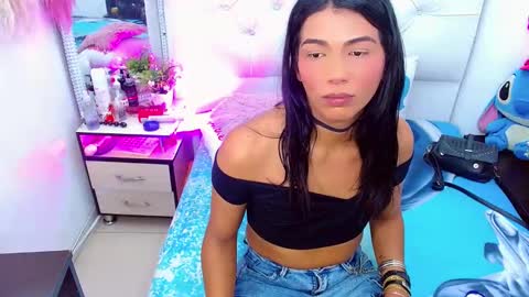 antonela_xx3 online show from 03/04/25, 12:39