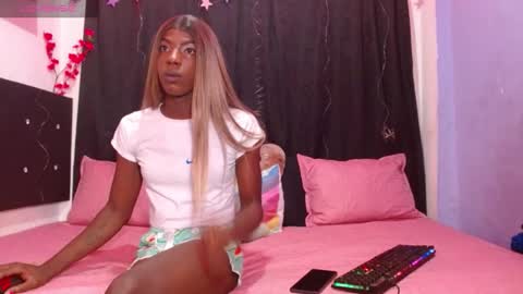 antonella747158 online show from 12/23/25, 06:55