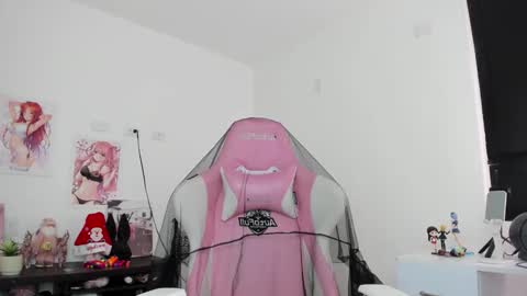 Antonella online show from 12/18/25, 08:15