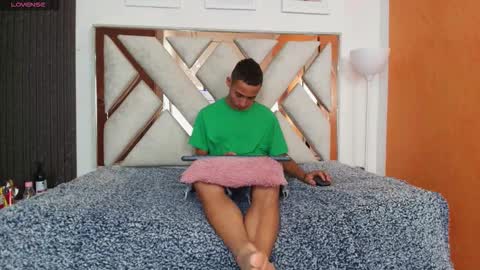 antonella_and_thiago_ online show from 11/20/25, 12:27