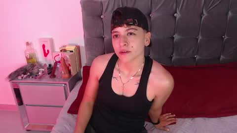 Snapshot of antonella_cruz02 chatting on 05/28/26, 03:15 anto ford02 online show from 05/28/26, 03:15