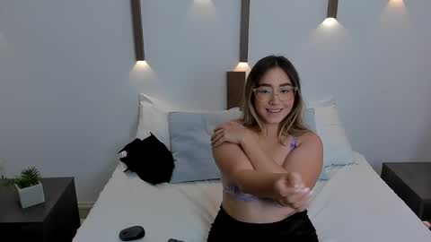 Snapshot of antonella_cutie_ chatting on 01/13/25, 03:04 A N T O N E L L A online show from 01/13/25, 03:04