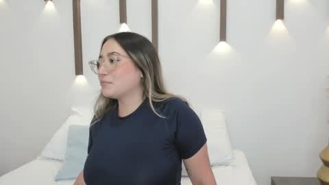 Snapshot of antonella_cutie_ chatting on 01/20/25, 05:59 A N T O N E L L A online show from 01/20/25, 05:59