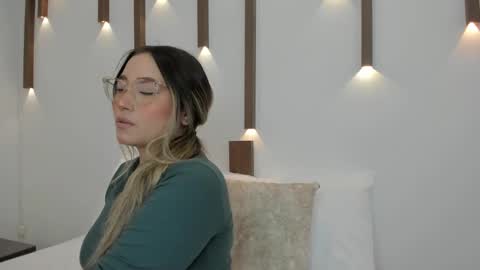 Snapshot of antonella_cutie_ chatting on 01/27/25, 12:16 A N T O N E L L A online show from 01/27/25, 12:16