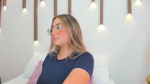 A N T O N E L L A  online show from 02/12/25, 03:16