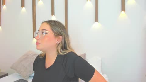 Snapshot of antonella_cutie_ chatting on 03/08/25, 04:28 A N T O N E L L A online show from 03/08/25, 04:28