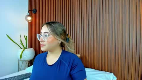 A N T O N E L L A  online show from 03/10/25, 08:23