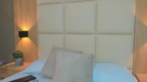 A N T O N E L L A  online show from 11/06/25, 12:17