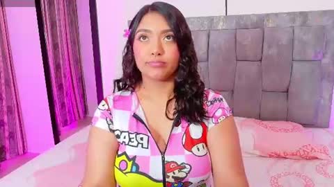 Snapshot of antonella_hot_x chatting on 07/09/26, 12:58 Antonella online show from 07/09/26, 12:58