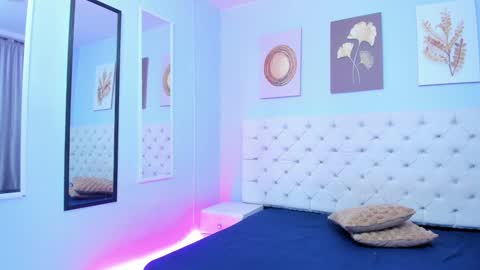 Snapshot of antonella_hotkiss chatting on 12/28/24, 03:47 Antonella online show from 12/28/24, 03:47