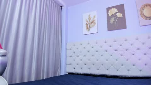 Snapshot of antonella_hotkiss chatting on 01/11/25, 04:38 Antonella online show from 01/11/25, 04:38