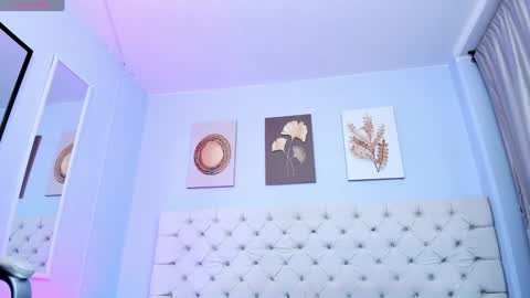 Snapshot of antonella_hotkiss chatting on 02/02/25, 03:43 Antonella online show from 02/02/25, 03:43