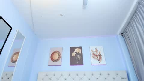 Snapshot of antonella_hotkiss chatting on 02/14/25, 04:47 Antonella online show from 02/14/25, 04:47