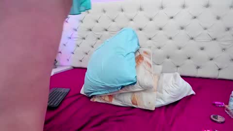 Snapshot of antonella_hotkiss chatting on 02/23/25, 10:06 Antonella online show from 02/23/25, 10:06