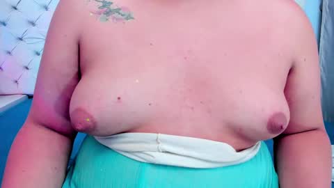 Snapshot of antonella_hotkiss chatting on 02/27/25, 10:04 Antonella online show from 02/27/25, 10:04