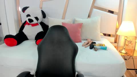 Antonella Moon 7 online show from 02/19/26, 03:35