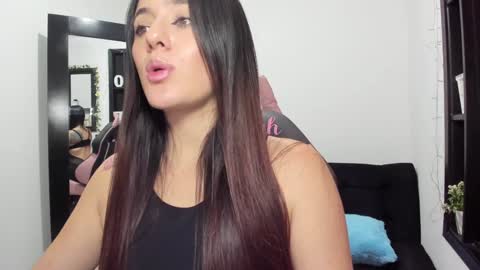 Snapshot of antonella_naughty1 chatting on 01/27/25, 01:52 antonella online show from 01/27/25, 01:52