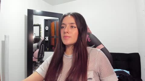 Snapshot of antonella_naughty1 chatting on 01/28/25, 08:15 antonella online show from 01/28/25, 08:15