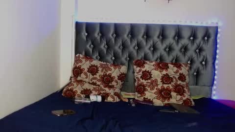 AntonellaAndNoah online show from 03/03/25, 10:42