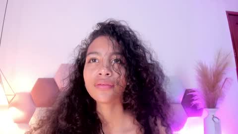 AntonellaHall  online show from 01/09/25, 03:01