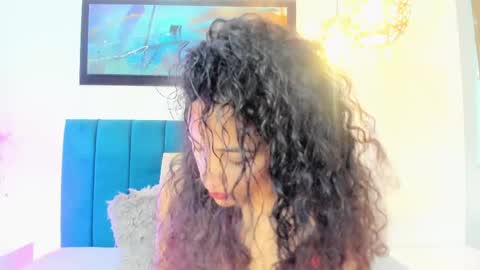 AntonellaHall  online show from 03/04/25, 11:51