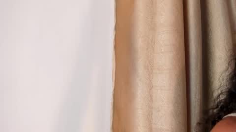 Snapshot of antonellahall_ chatting on 02/15/26, 02:36 AntonellaHall online show from 02/15/26, 02:36