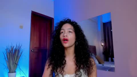 Snapshot of antonellahall_ chatting on 05/14/26, 06:37 AntonellaHall online show from 05/14/26, 06:37