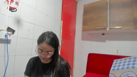 Snapshot of antonellakling_ chatting on 01/07/25, 11:37 ANTONELLA online show from 01/07/25, 11:37