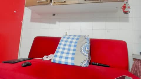 Snapshot of antonellakling_ chatting on 01/08/25, 12:05 ANTONELLA online show from 01/08/25, 12:05