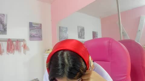 Snapshot of antonellakling_ chatting on 01/27/25, 04:43 ANTONELLA online show from 01/27/25, 04:43