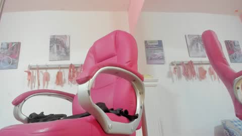 Snapshot of antonellakling_ chatting on 01/29/25, 02:00 ANTONELLA online show from 01/29/25, 02:00