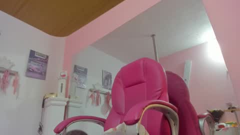 Snapshot of antonellakling_ chatting on 03/06/25, 01:35 ANTONELLA online show from 03/06/25, 01:35