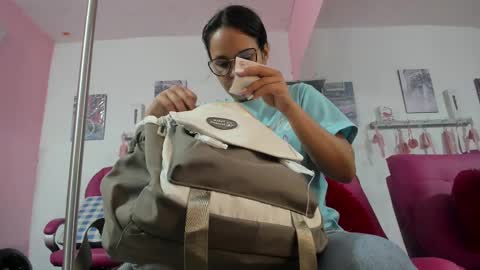 Snapshot of antonellakling_ chatting on 09/18/25, 12:40 ANTONELLA online show from 09/18/25, 12:40