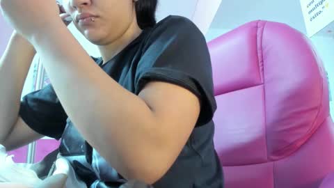 Snapshot of antonellakling_ chatting on 09/29/25, 11:37 ANTONELLA online show from 09/29/25, 11:37